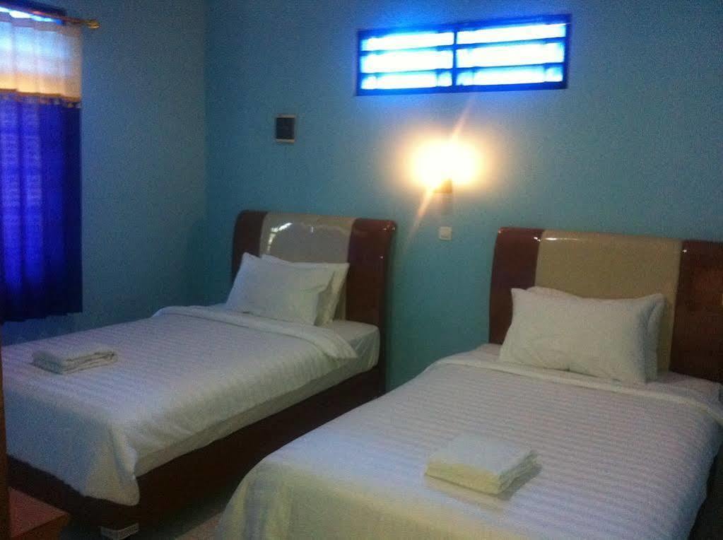 The New Orlinds Guest House Wonosari Extérieur photo