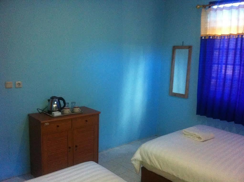 The New Orlinds Guest House Wonosari Extérieur photo